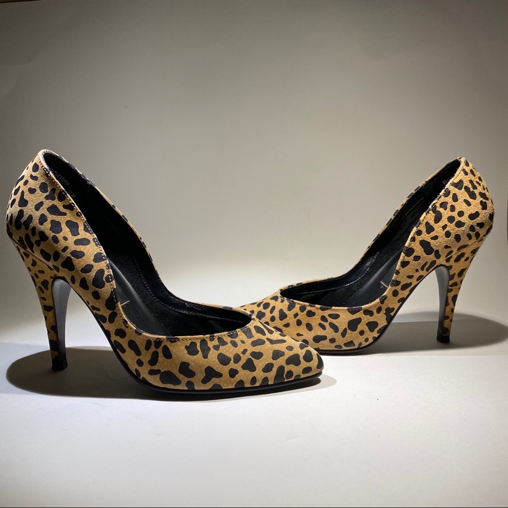 She’s sassy 80s pump